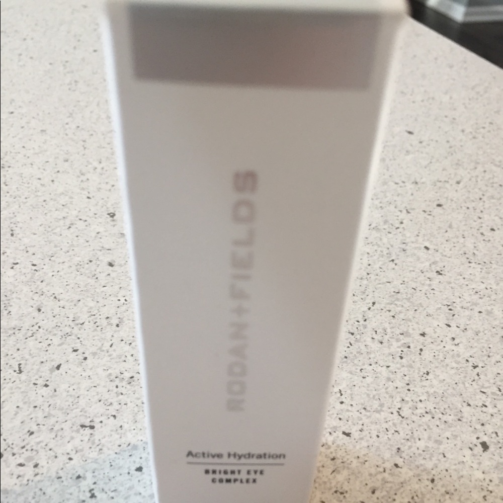 Brightening EyeBoost